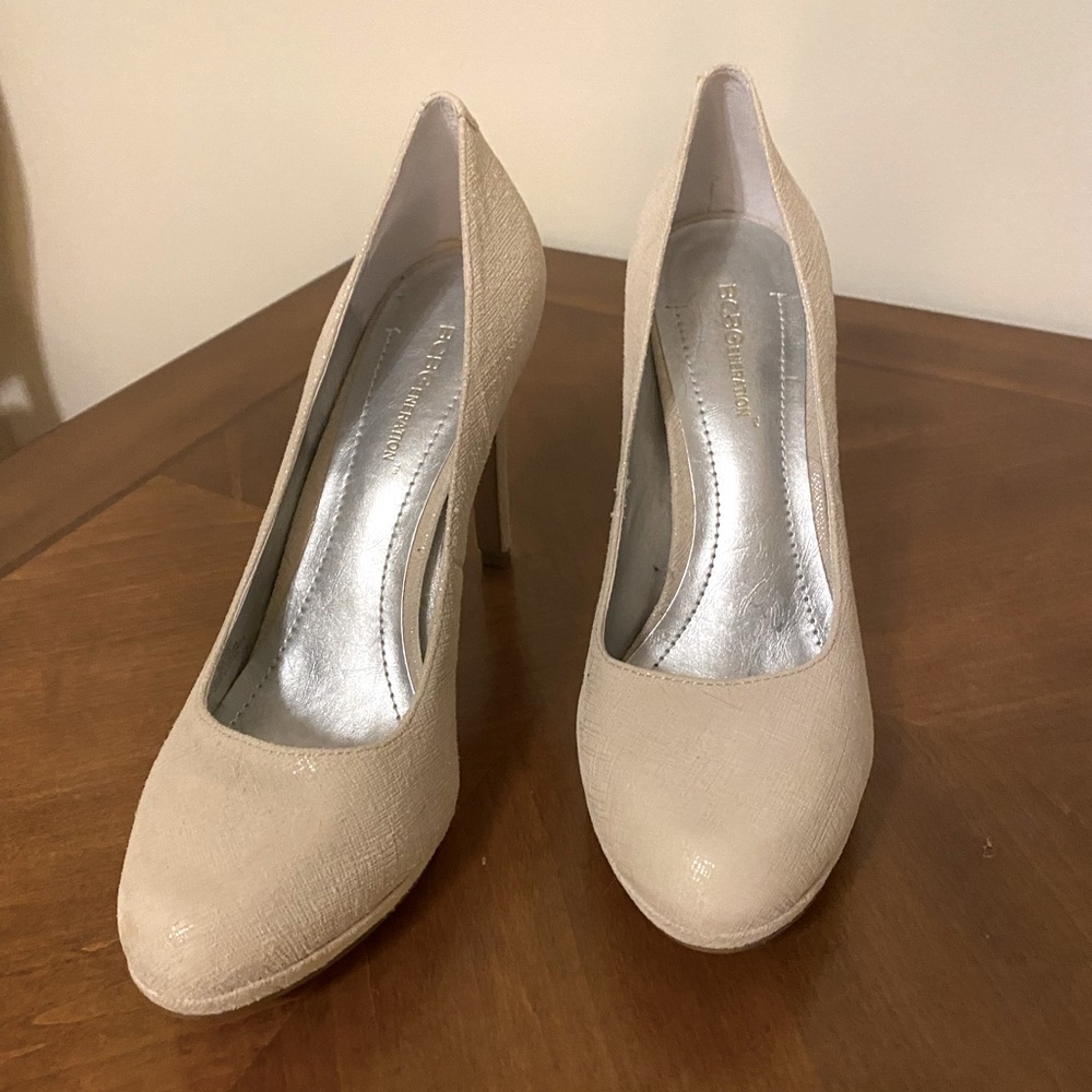 BGBGenerations Cream Platform Pumps Sz. 8
